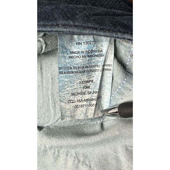 Riders by Lee Women's Size 10M Curvy Fit Midrise Skinny Blue Jeans - Picture 4 of 6